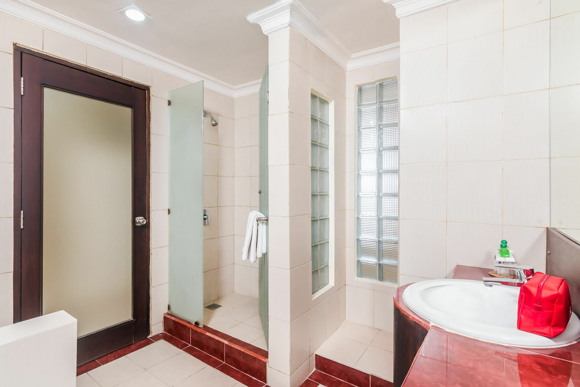 Zen Rooms Legian Melasti Кута Екстериор снимка